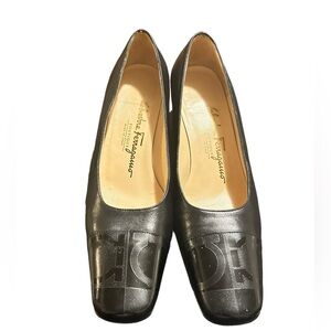 Salvatore Ferragamo Gancini Pump Women's Sz 7.5 Black